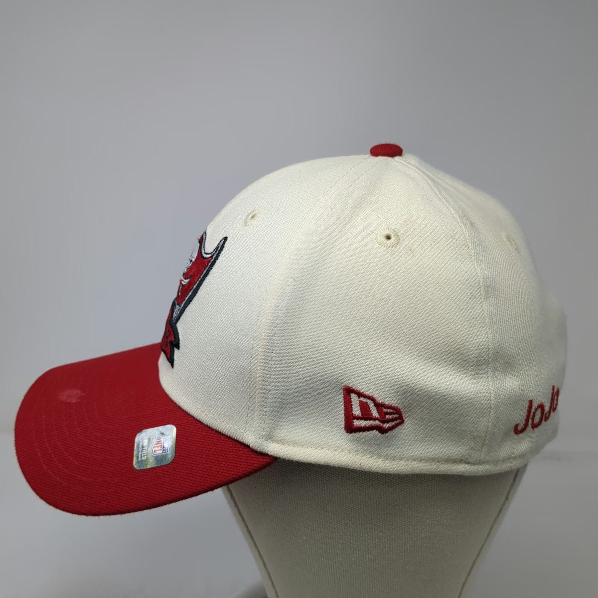 New Era Tampa Bay Buccaneers NFL White Red L Cap 39THIRTY Stretch Fit Skull hat