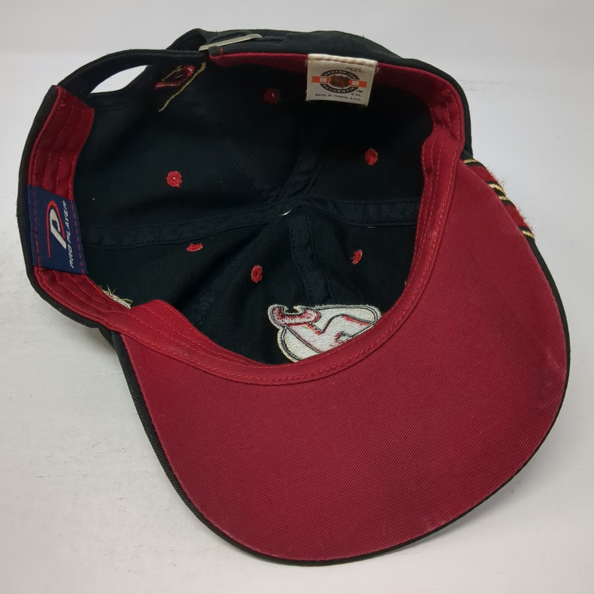 Pro Player New Jersey Devils NHL Black Hat Vintage Baseball Cap Center Ice Red