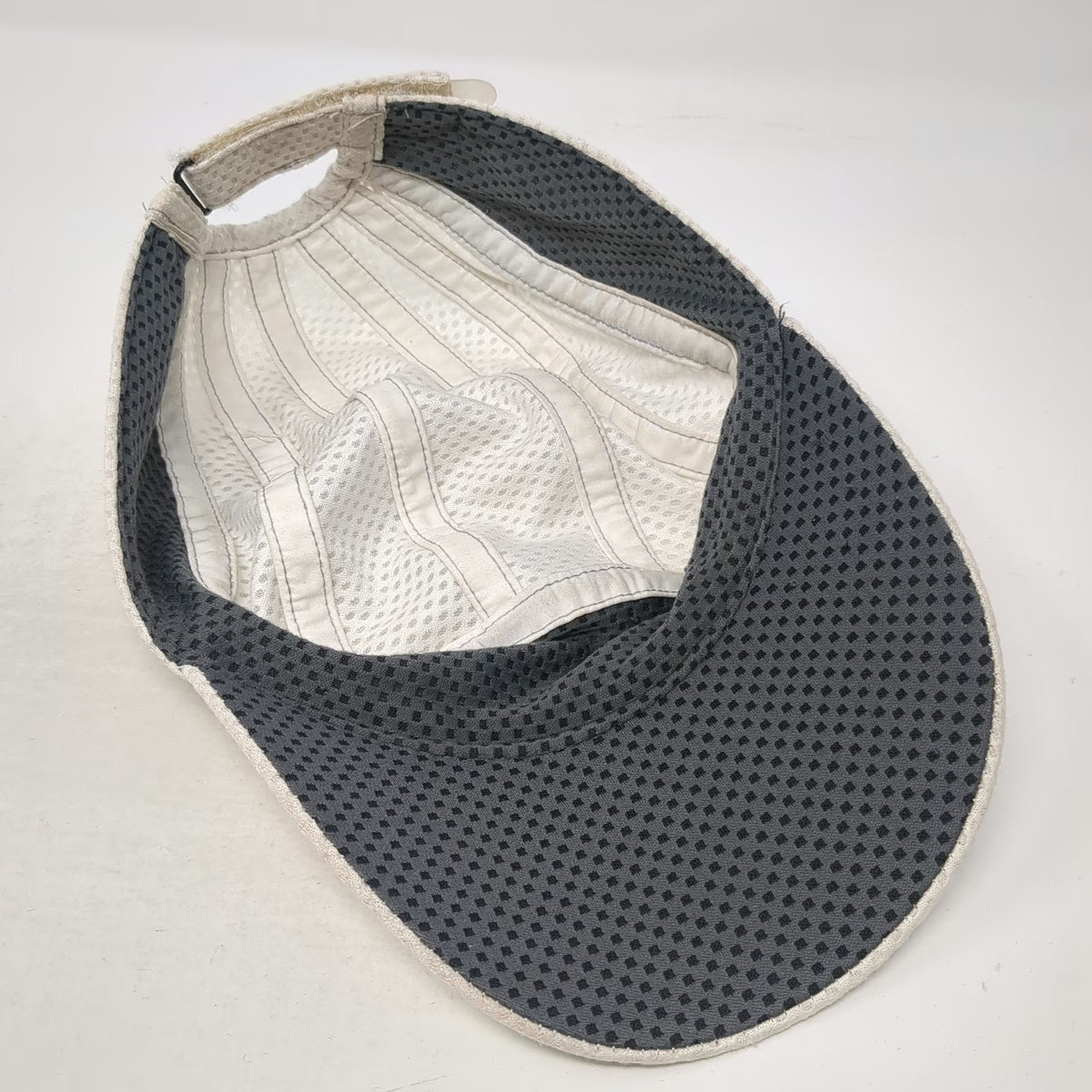 Nike Baseball Cap White One Size Mesh Dri-Fit Red Swoosh Strapback Running Hat