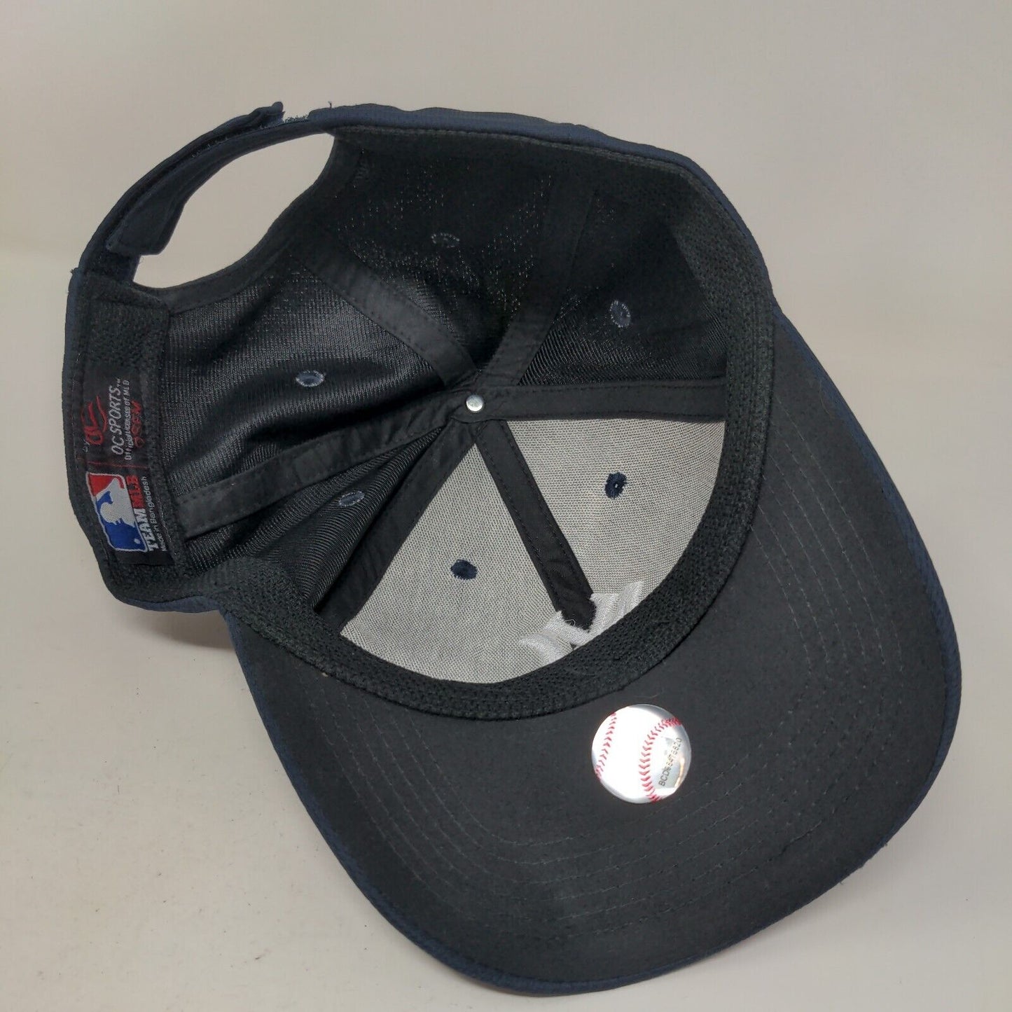 Team MLB Men's Strapback Hat Blue OSFM New York Yankees Embroidered Logo