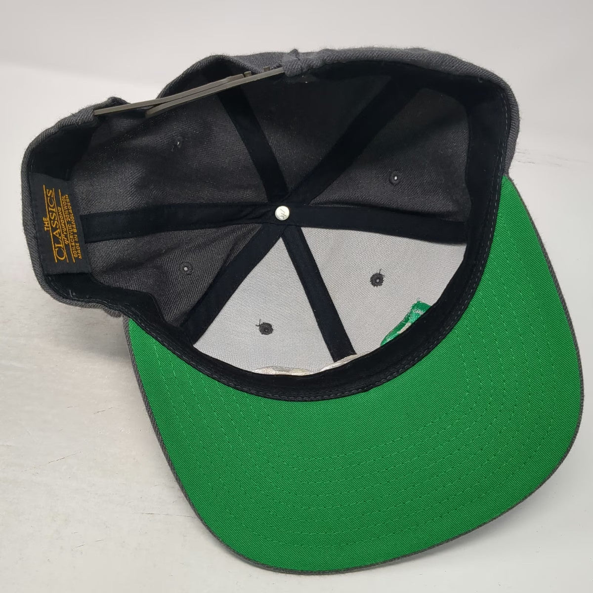 Yupoong Snapback Gray One Size P20 Green Underbrim Flat Bill Wool Blend hat