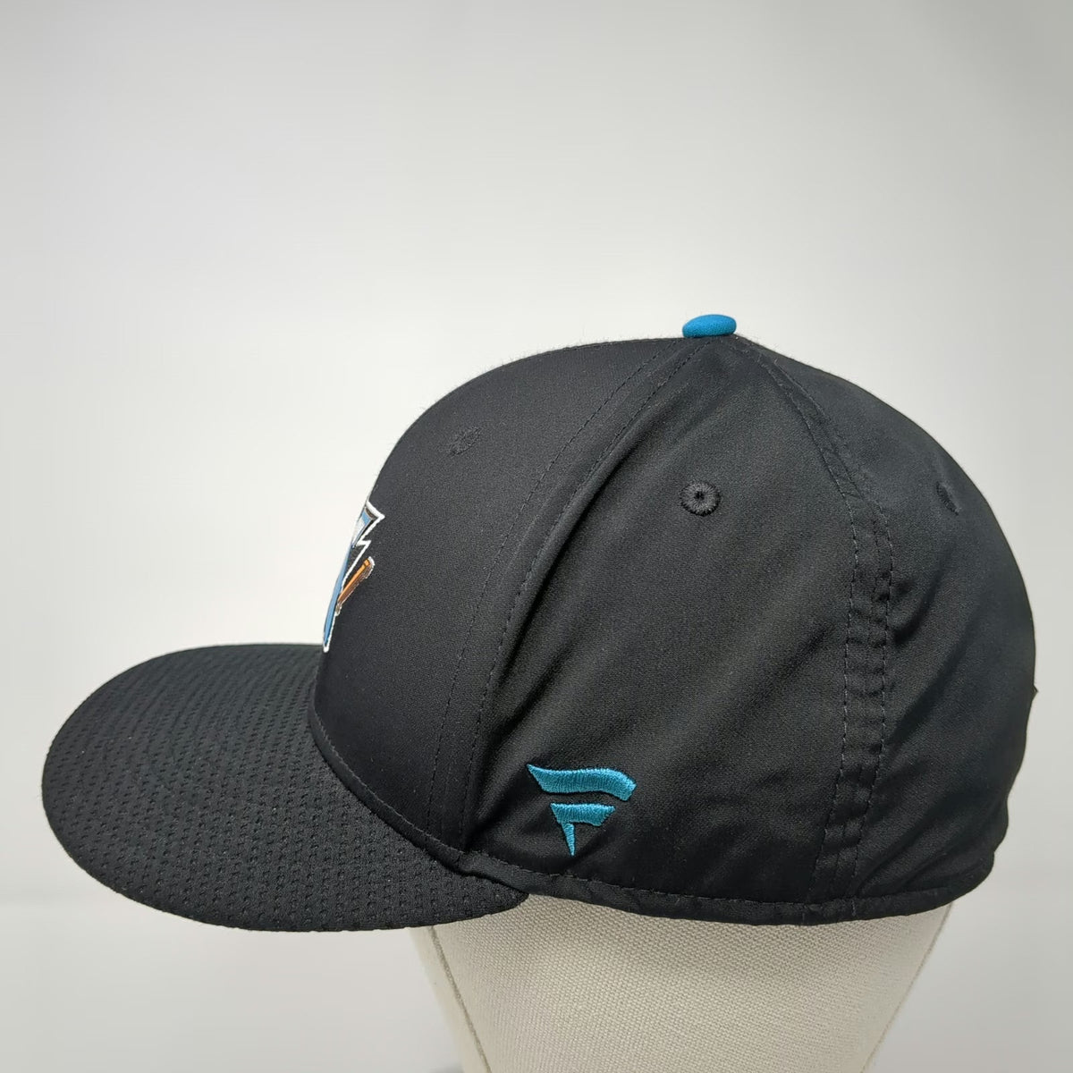 San Jose Sharks NHL Fanatics Cap Black 7 1/4 Authentic Pro Fitted Hat Shield