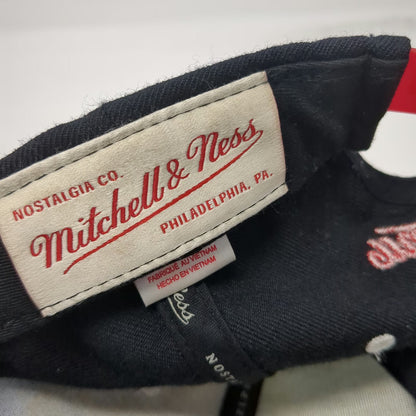 Mitchell & Ness NBA Chicago Bulls Snapback Black Red Hat One Size Wool Flat Brim