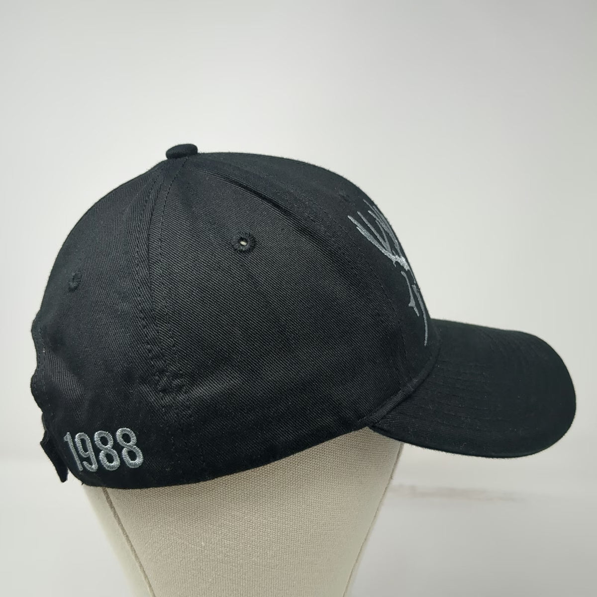 Mule Deer Foundation Baseball Cap Black One Size Strapback 1988 Deer Logo Hat
