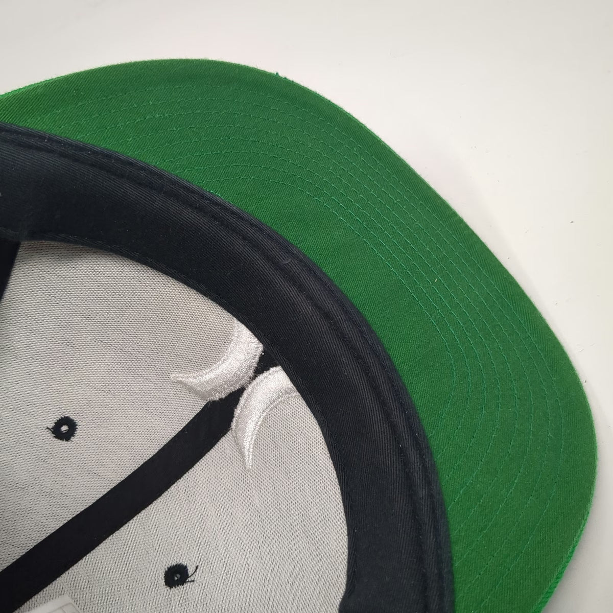 Hurley Baseball Cap Black Green 7 1/4 Fitted Hat Flat Brim Logo Two Tone Wool