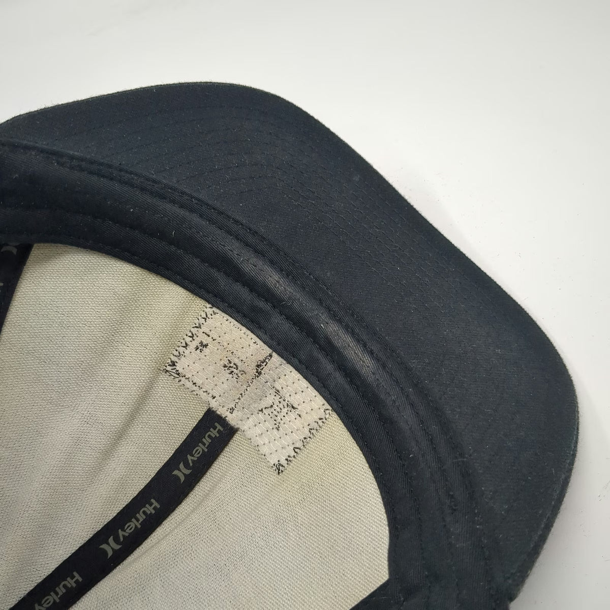 Hurley Trucker Hat Black One Size Mesh Snapback Flat Brim Yupoong Surf Logo