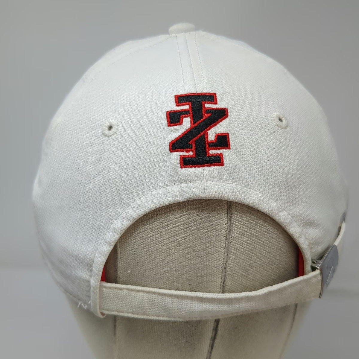 IZOD Golf Hat White One Size Baseball Cap Slideback Magnetic Ball Marker Logo