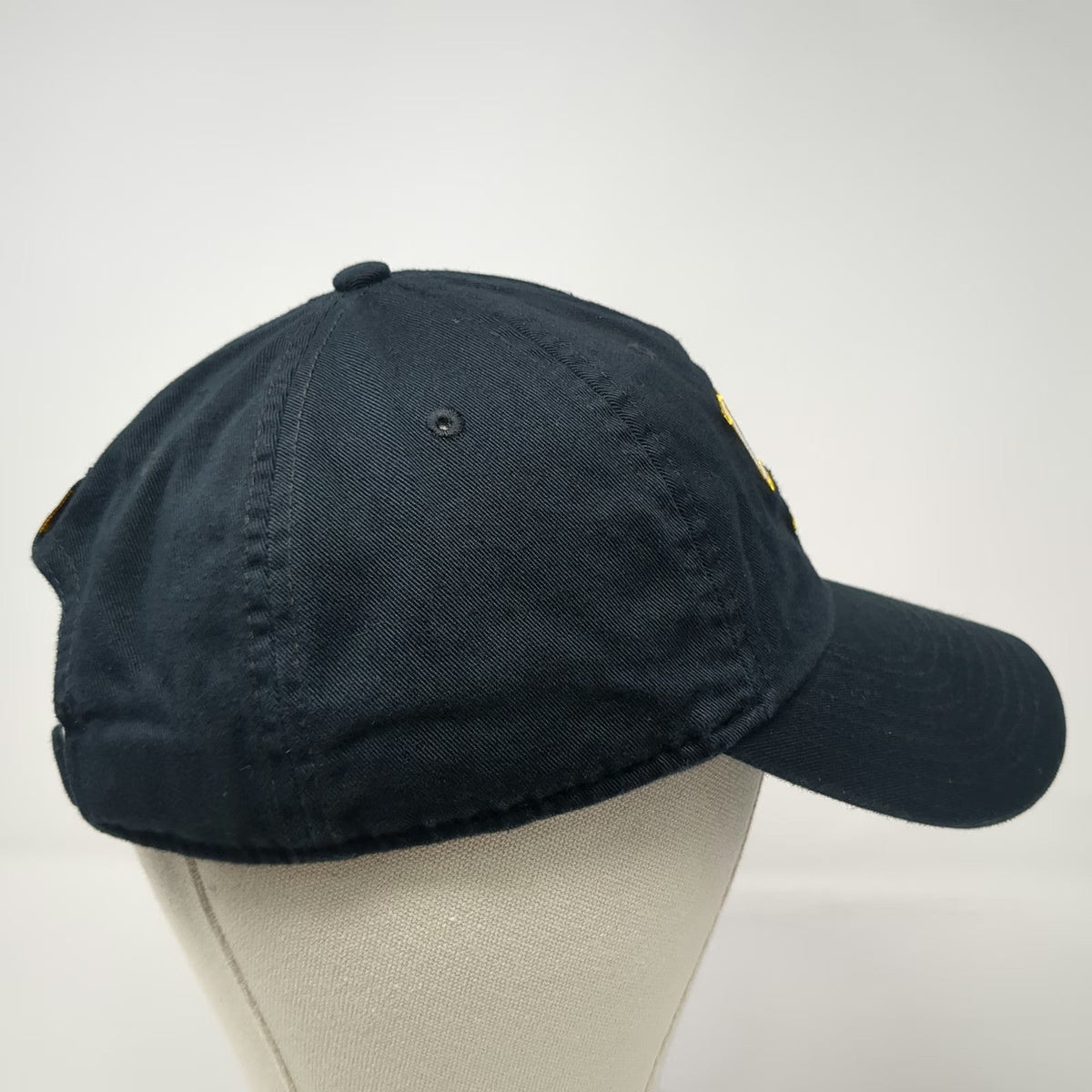Nike Iowa Hawkeyes NCAA Cap Hat Black Yellow White One Size Heritage 86 Adjust