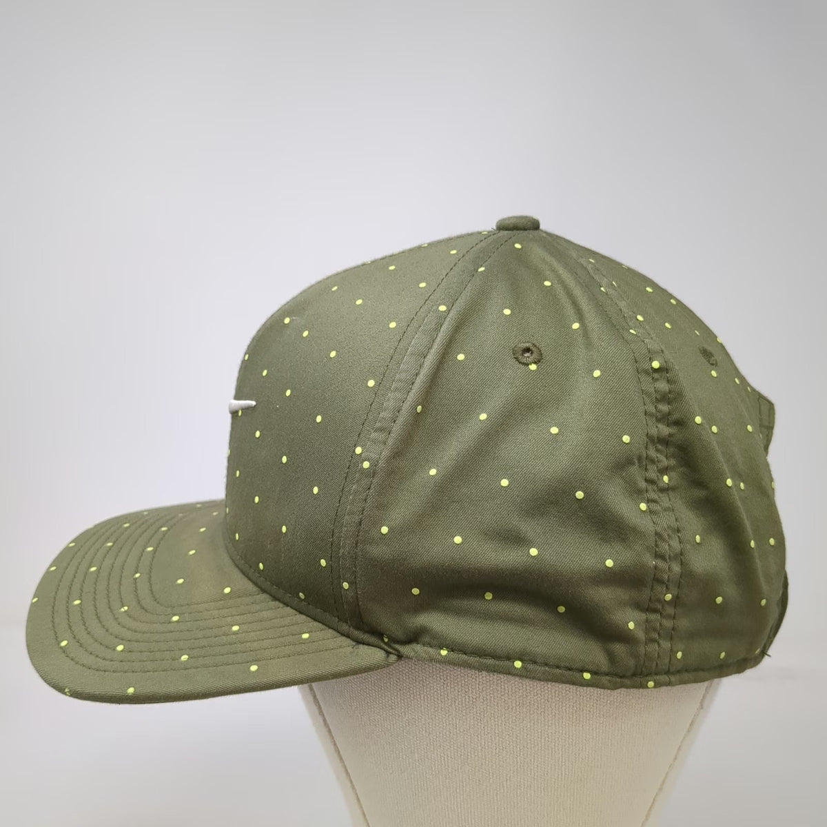 Nike Snapback Green One Size Polka Dot Golf Hat Swoosh Logo Dri-Fit Adjustable