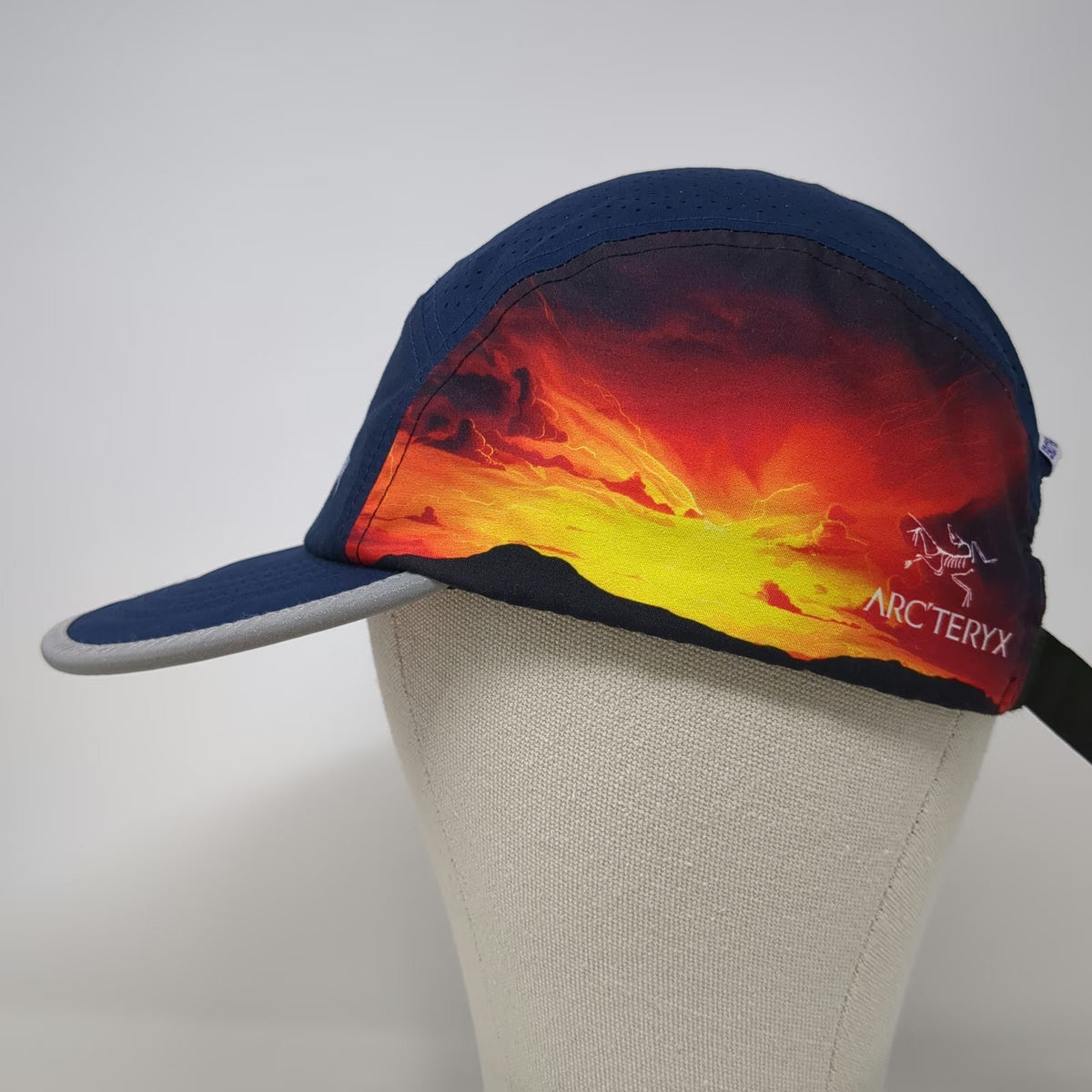 Arc'teryx 5 Panel Blue One Size Hat Tamalpa Headlands 50K Trail Race Reflective