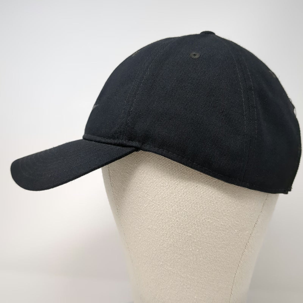 Nike Baseball Cap Black OSFM Adjustable Strapback Dri-Fit Legacy91 Hat Swoosh