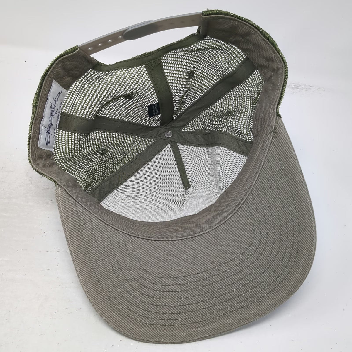 Art and Surf Tyler Rock Trucker Hat Green Gray One Size Wave Graphic Mesh Back