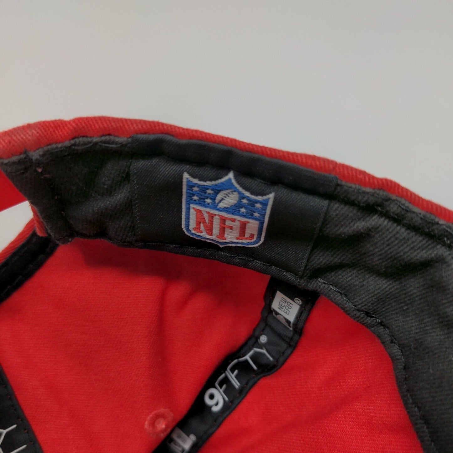 Tampa Bay Buccaneers Snapback Hat Red OSFM Embroidered Logo New Era 9Fifty NFL