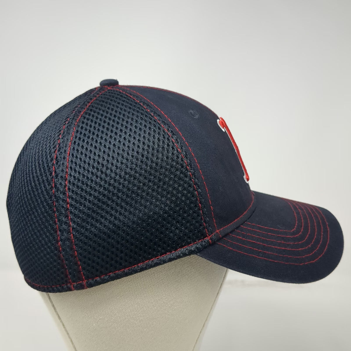 New Era Boston Red Sox MLB Blue M Baseball Cap Mesh Back Stretch Fit Red Stitch