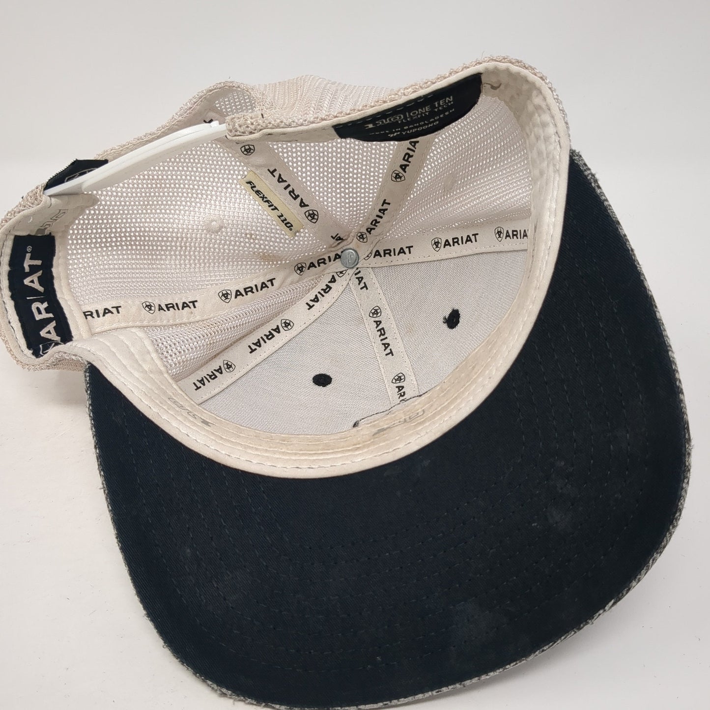 Ariat Snapback Trucker Hat Gray OS Adjustable 110 Flexfit Mesh Back Yupoong