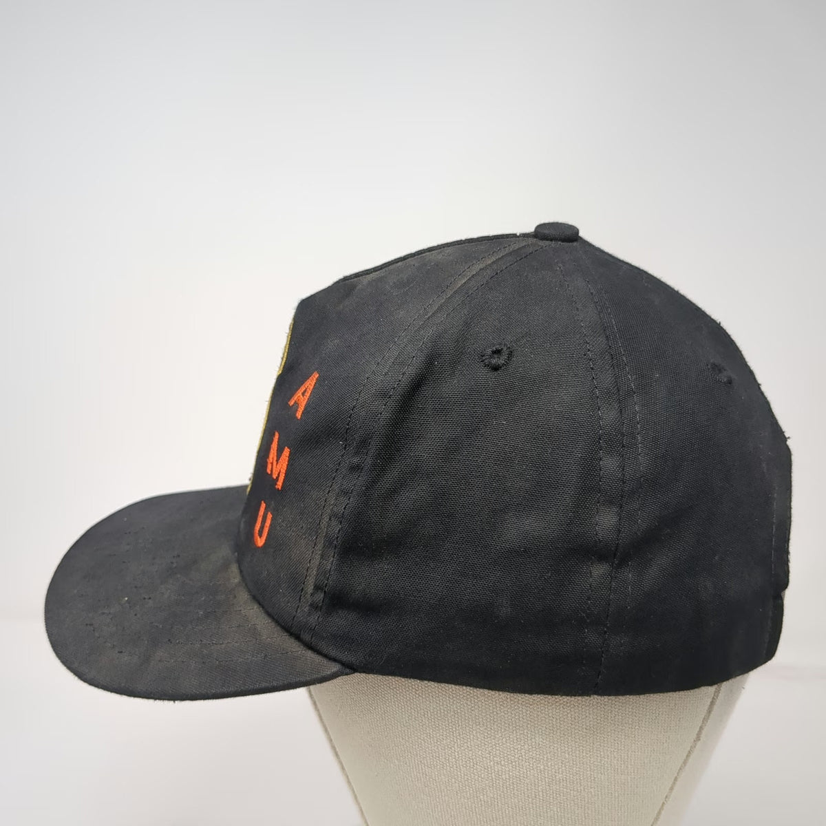 Trucker Black Hat 391st Fighter Squadron Bold Tigers AMU Slideback USA Vintage