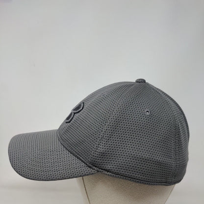 Under Armour Fitted Hat Gray XL/XXL Lightweight Breathable Vented Holes 6 Panel