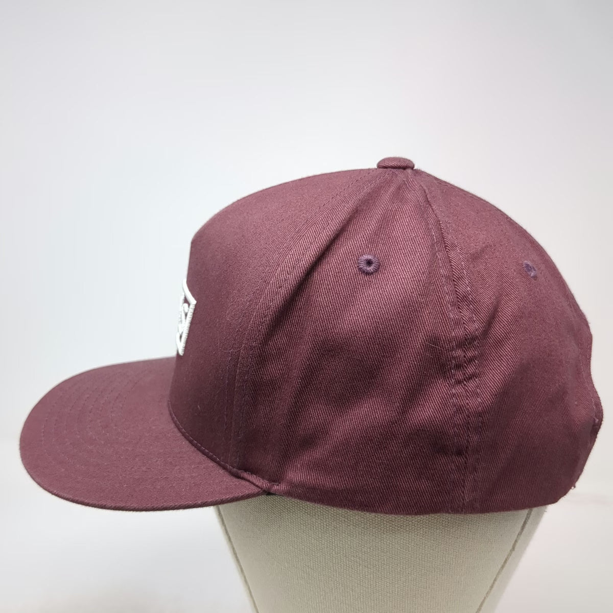 Vans 5 Panel Red Hat One Size Snapback Embroidered Logo Flat Brim Cotton Patch