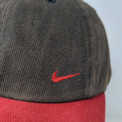 Nike Men's Fitted Hat Black Red Size 7 3/8 Embroidered Logo H9WDI Cotton