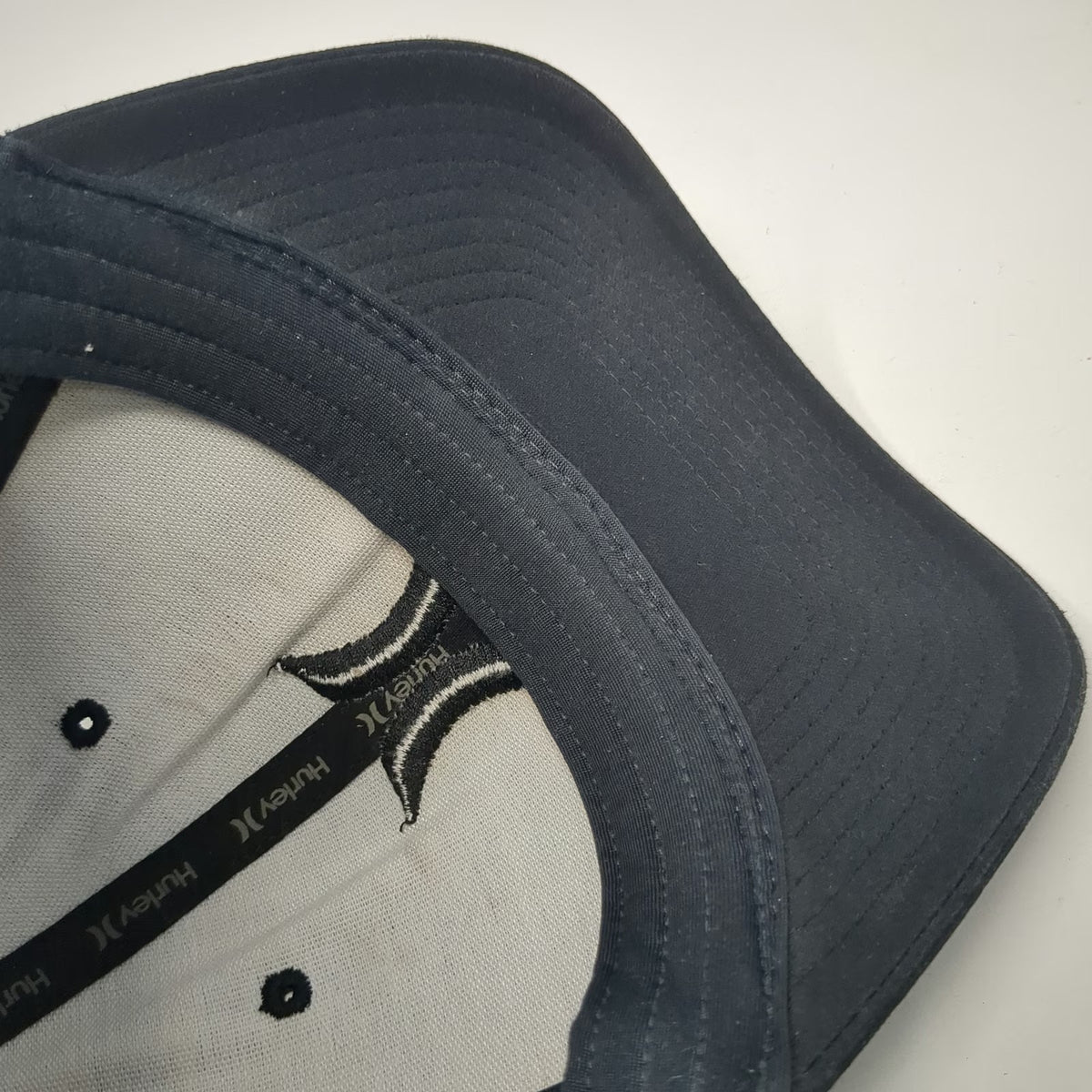 Hurley Baseball Cap Black M Flexfit Tonal Embroidered Logo Polyester Hat