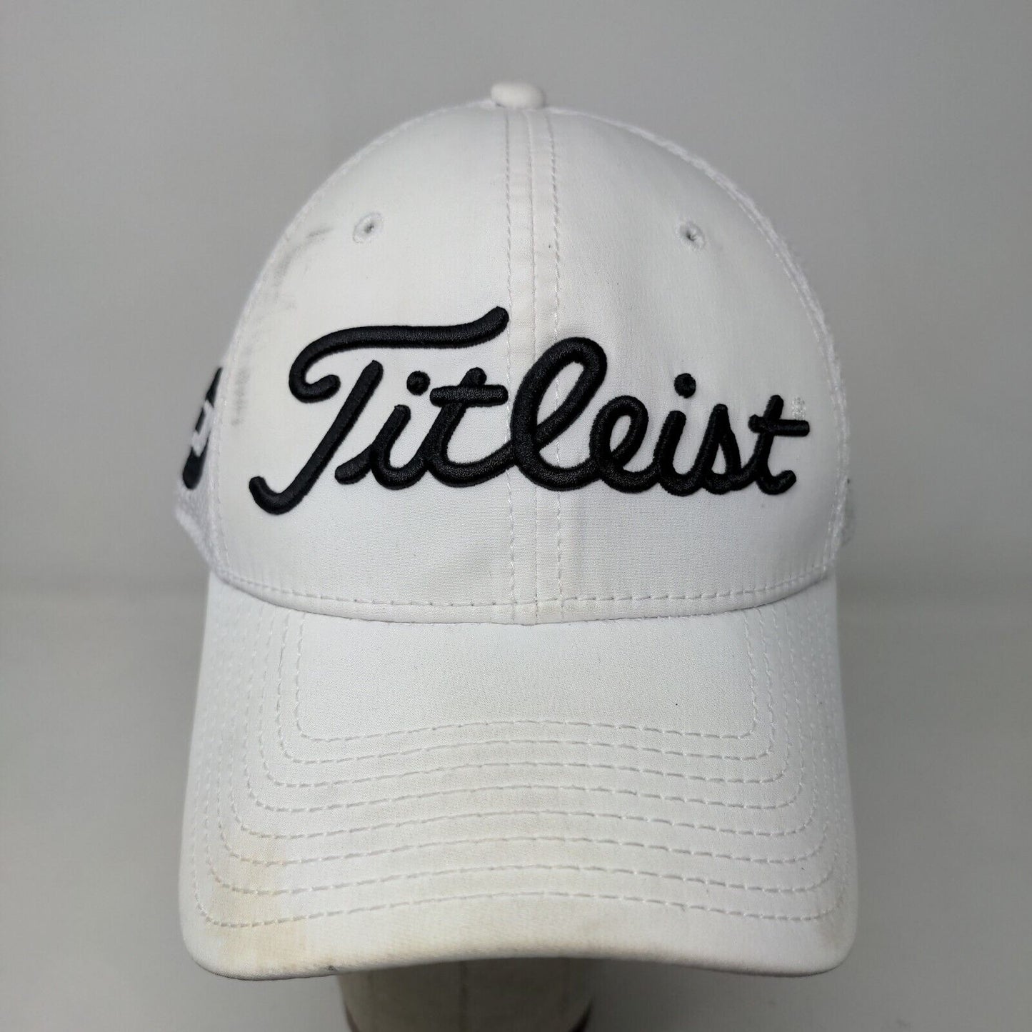 Titleist Men's Fitted Hat White Size M/L Embroidered Pro V1 Logo
