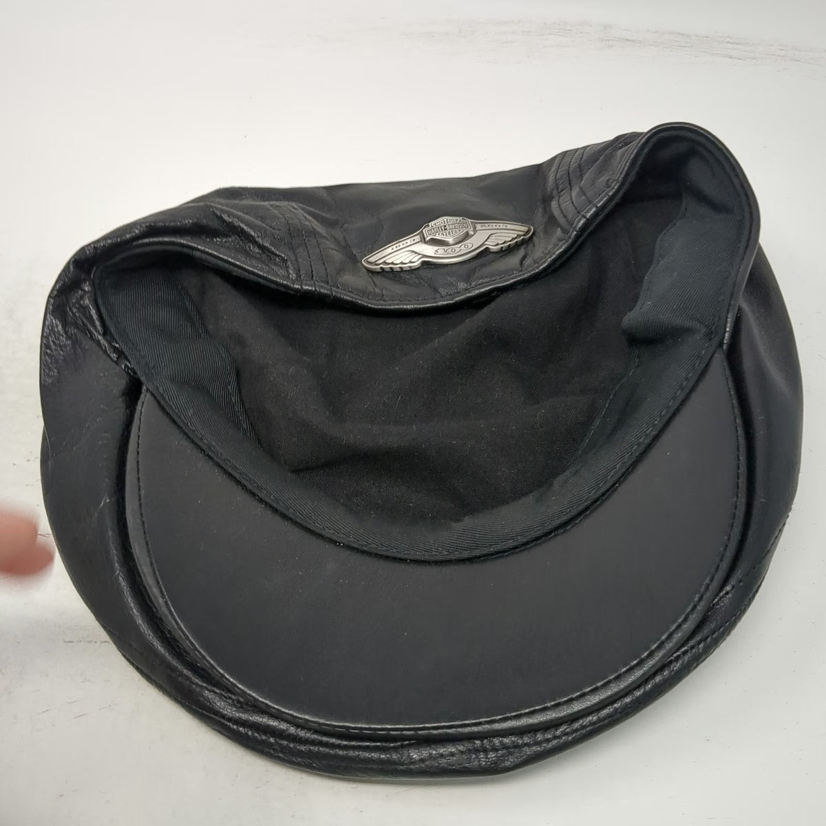 Harley-Davidson Newsboy Cap Black L Leather 100th Anniversary Metal Badge Hat