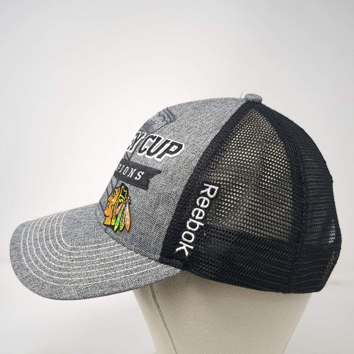 Chicago Blackhawks NHL Reebok Trucker Hat Gray Black One Size 2013 Stanley Cup