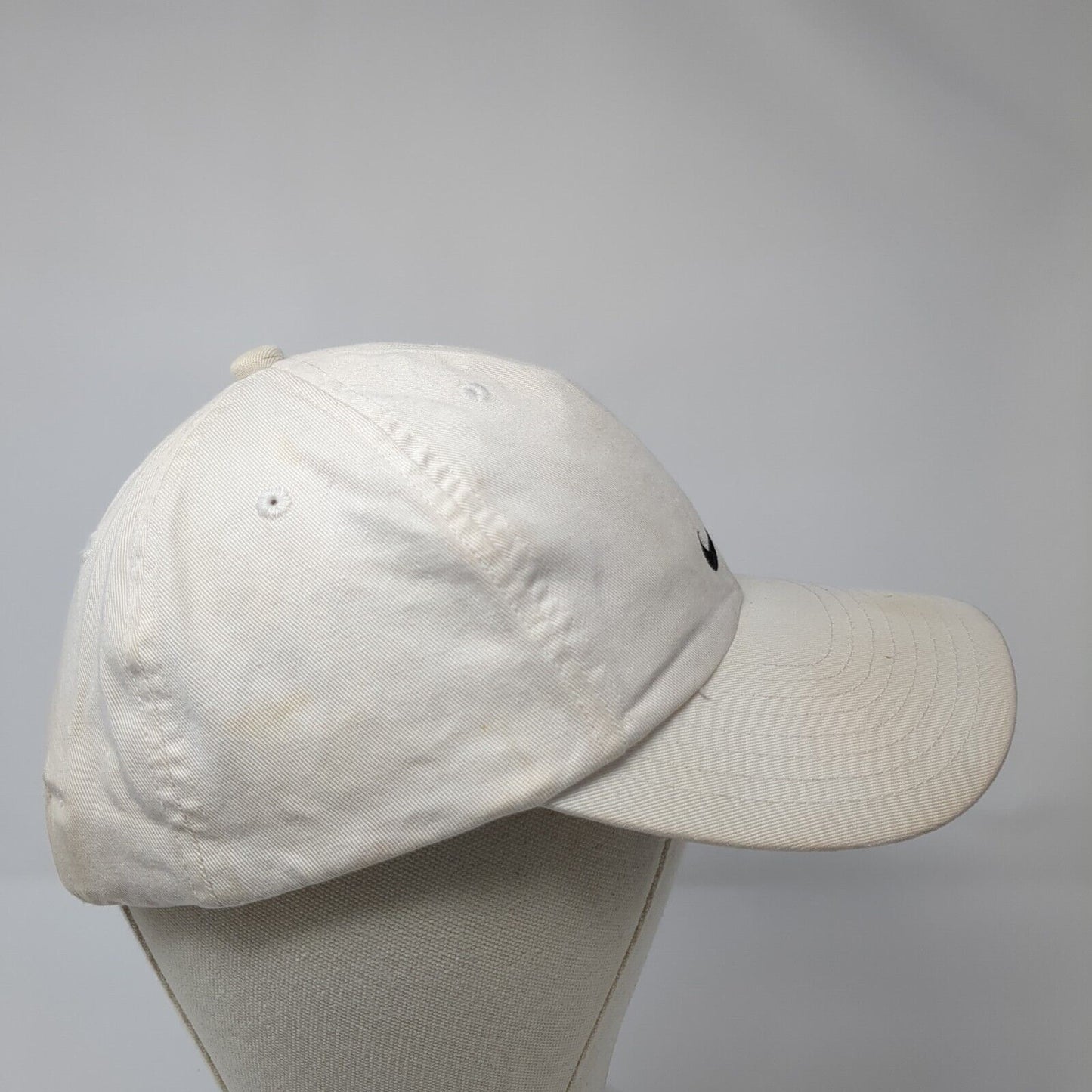 Nike Slideback Hat White One Size Adjustable Embroidered Swoosh 6 Panel