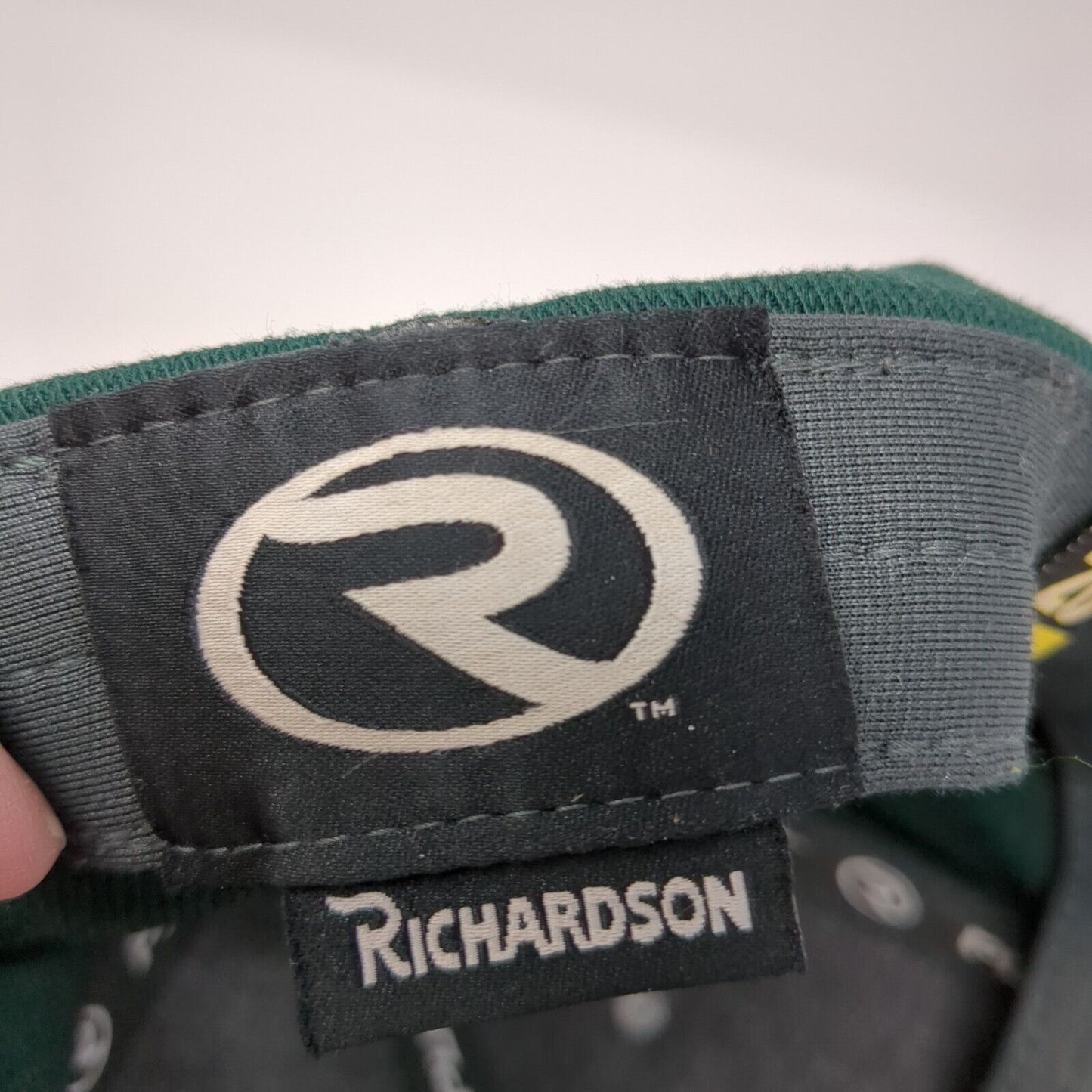 Richardson Pulse Fitted Hat Green XS-S Embroidered Letter B 6 Panel