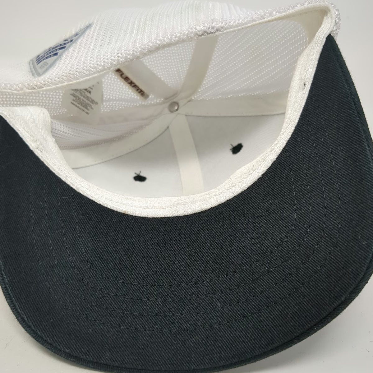 Columbia Baseball Cap Black White One Size PFG Mesh Back Flexfit Fishing Hat
