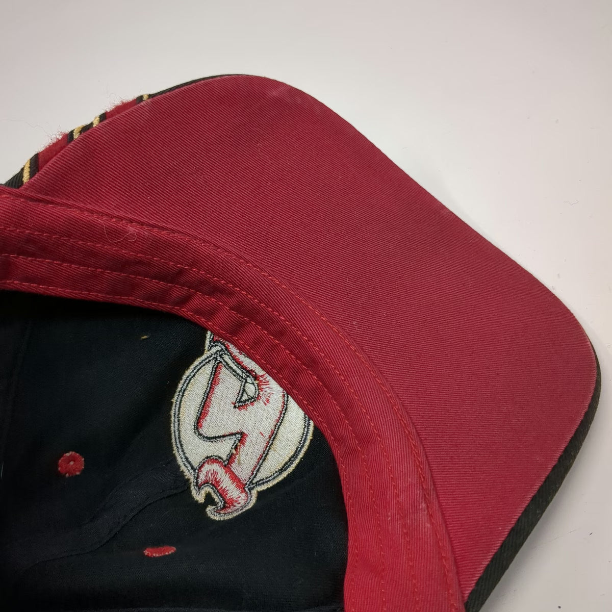 Pro Player New Jersey Devils NHL Black Hat Vintage Baseball Cap Center Ice Red