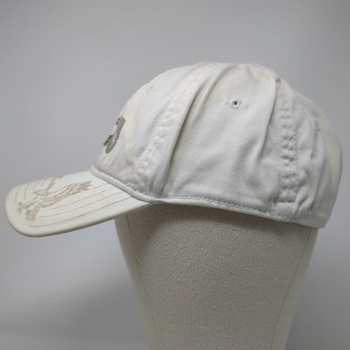 American Eagle Baseball Cap White M Logo AE-23 Distressed Stretch Fit Hat 1977