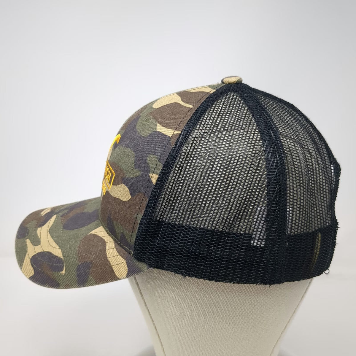 Paramount Trucker Hat Green One Size Camo Dutton Ranch Yellowstone Mesh Snapback