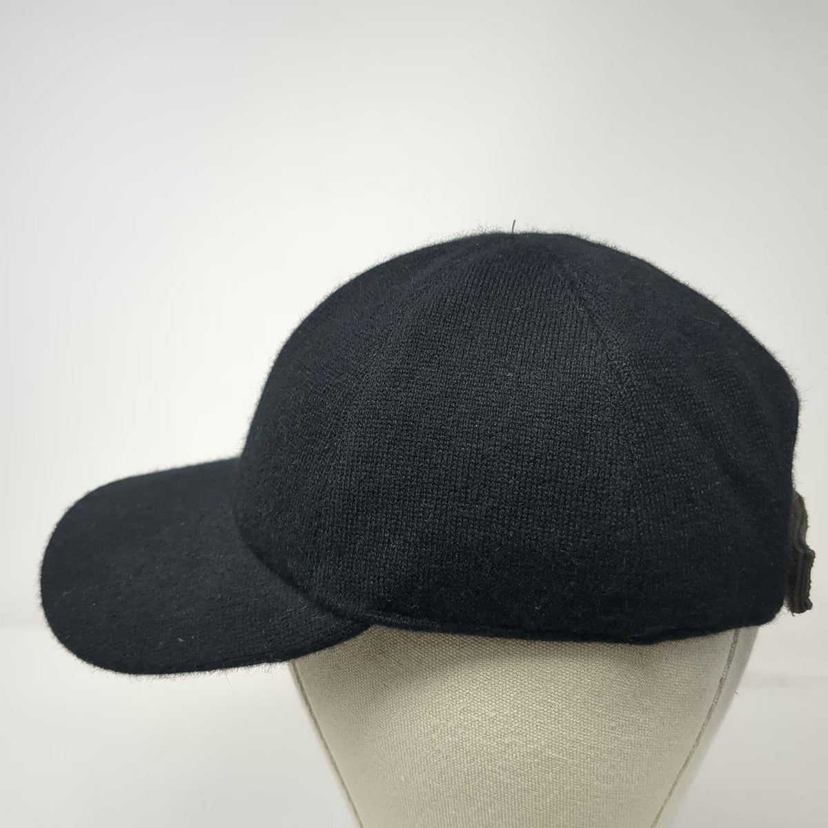 Quince Baseball Cap Black XS/S Cashmere Knit Sherpa Lined Leather Strap Hat