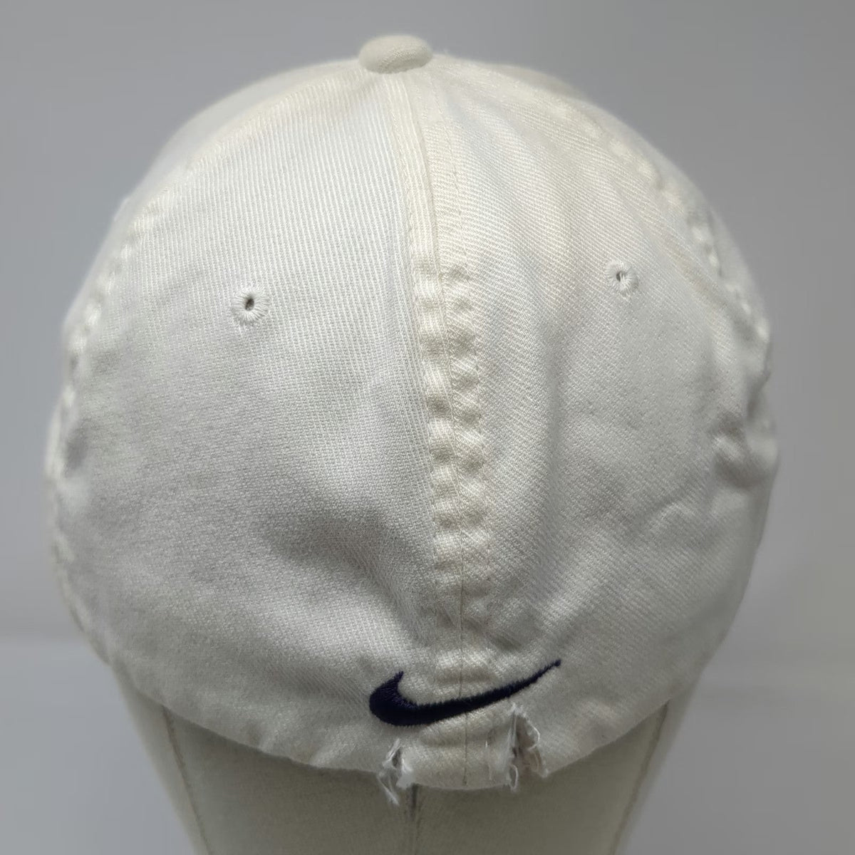 Nike Washington Huskies NCAA Cap White M Flexfit Curved Brim Embroidered Hat