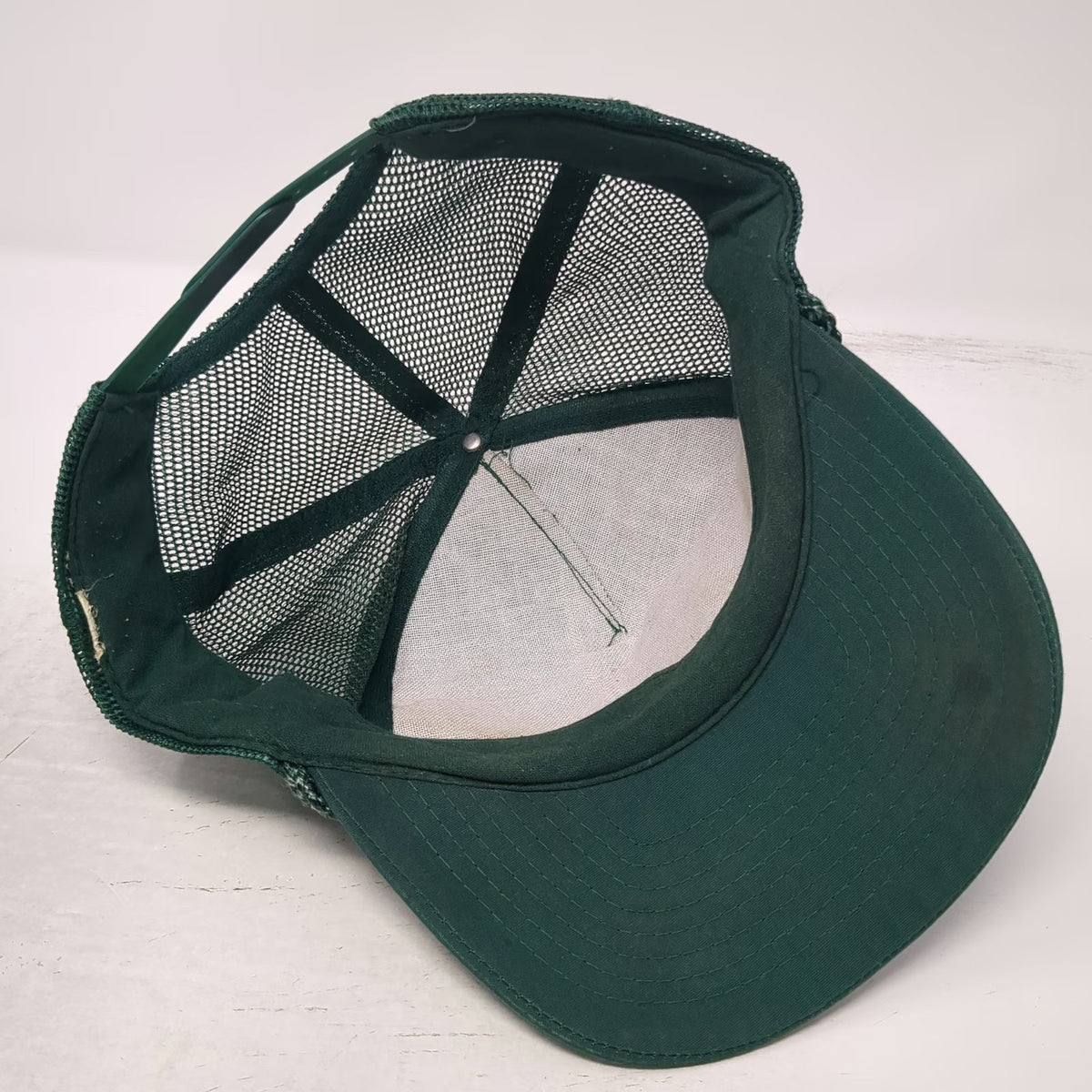 Kona Queen Co Hawaii Bee Green One Size Trucker Hat Snapback Mesh Rope Detail