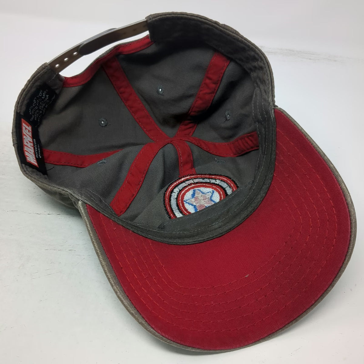 Marvel Snapback Gray Red Blue White One Size Captain America Shield Cotton Hat