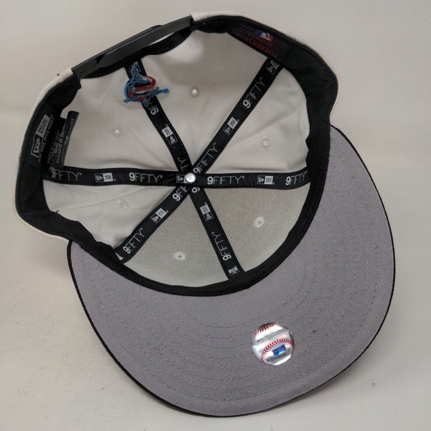 New Era Men's Flat Bill Snapback Hat White OSFM Florida Marlins MLB Cotton