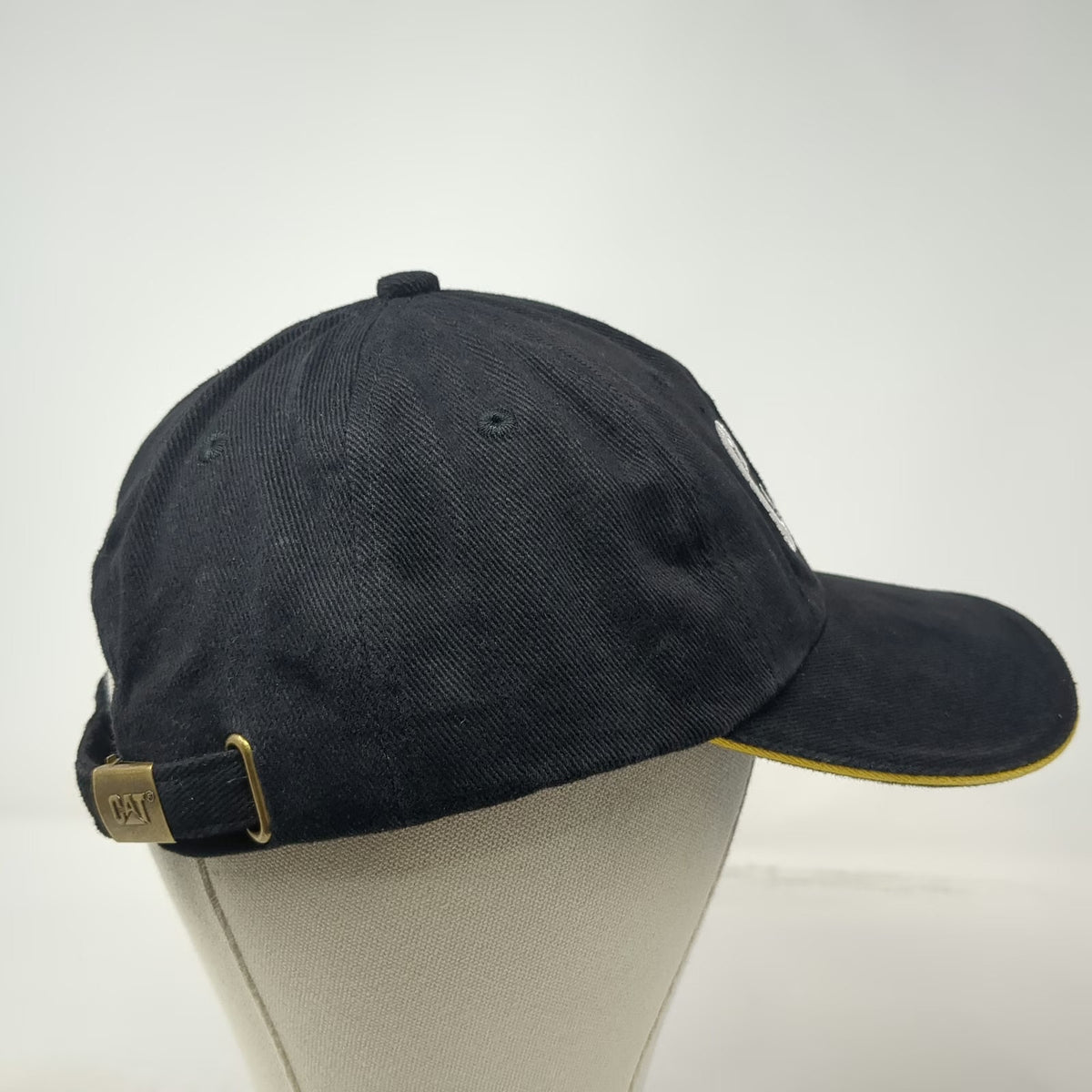 CAT Baseball Cap Black Yellow One Size Slideback Logo Cotton Sandwich Brim Hat