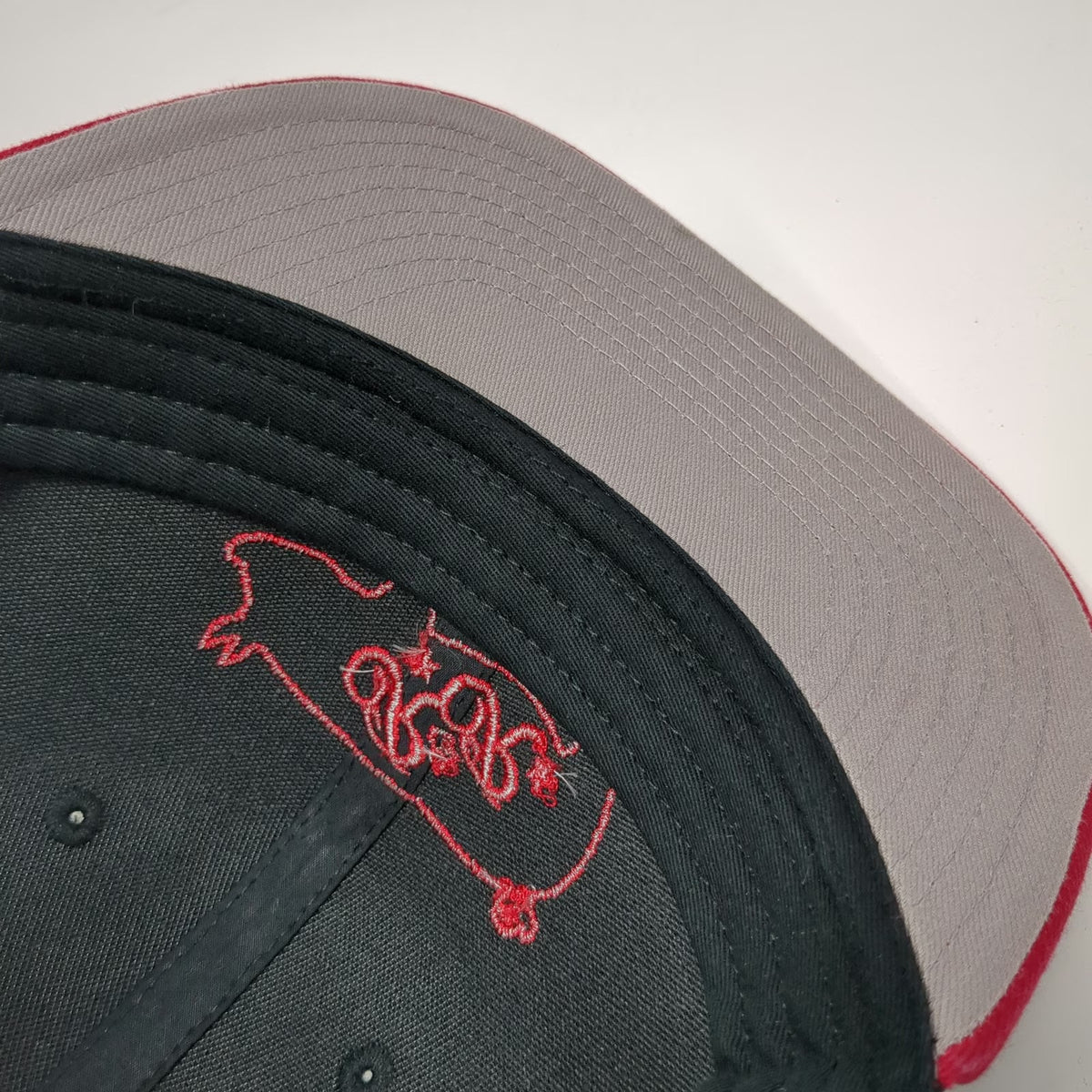 OTTO Trucker Hat Black Red One Size R&R Barbeque Pig Mesh Flat Bill Snapback