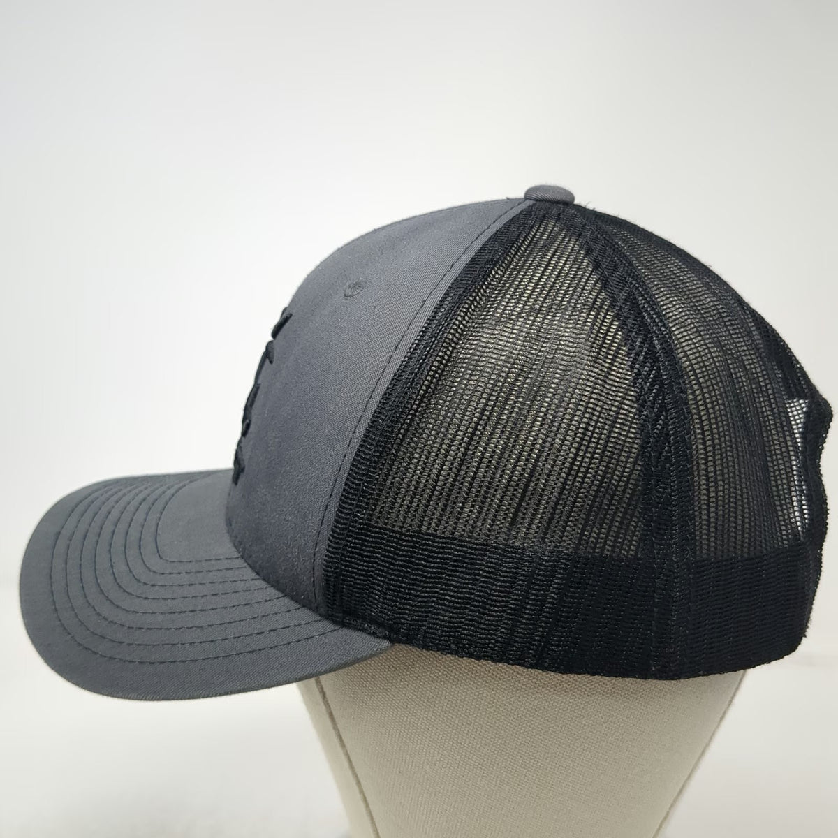Hoyt Trucker Hat Gray One Size Archery Hunting Logo Mesh Back Snapback Cap Gear