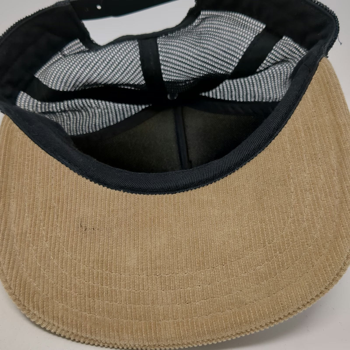 Vans Trucker Hat One Size Blue Beige Corduroy Snapback Mesh Back Skateboard Logo