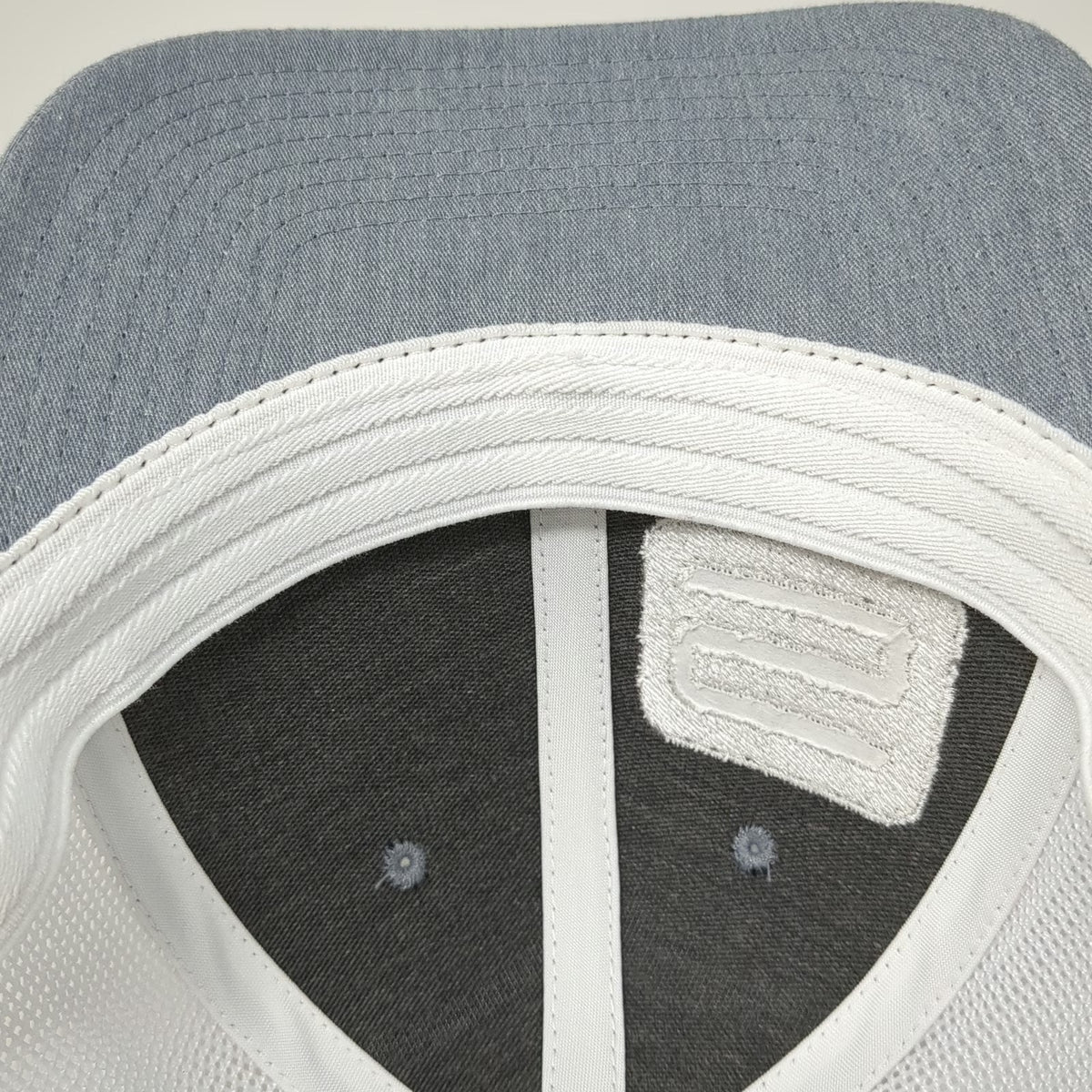 Richardson Baseball Cap Gray White M Mesh Back Stretch Fit Sloan Structured Hat