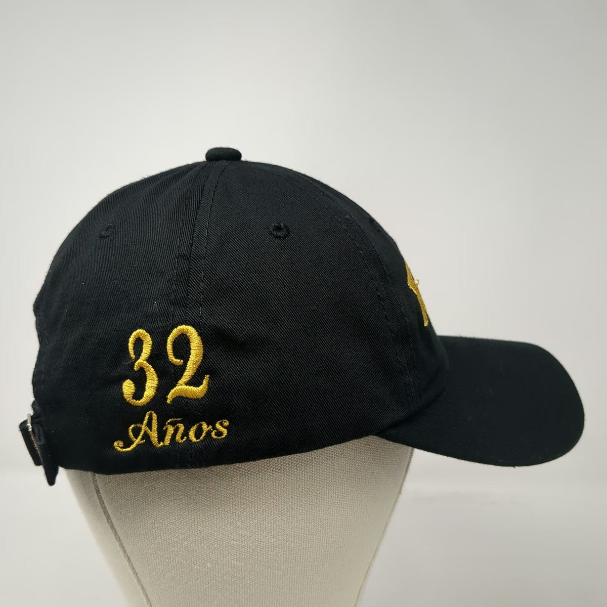 Baseball Cap Black One Size Yahiro Jagged Gold Embroidery 32 Anos Slideback Hat