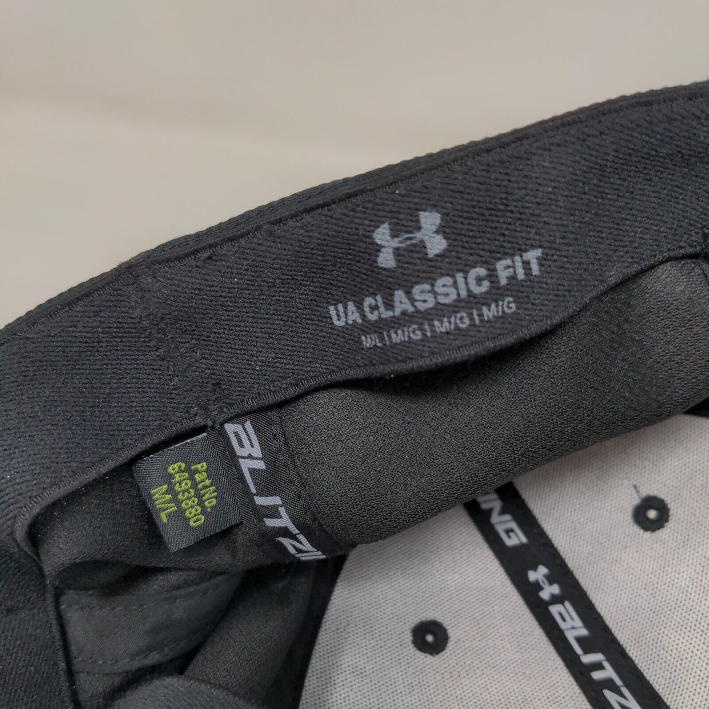 Under Armour Blitzing Fitted Hat Black M/L Classic Fit Embroidered