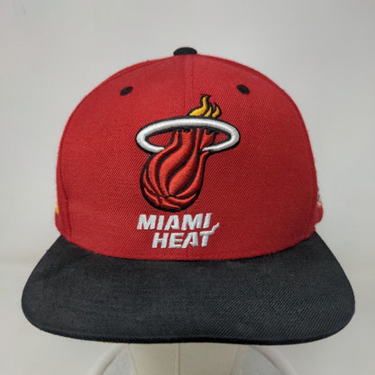 Mitchell & Ness NBA Men's Snapback Hat Red Embroidered Miami Heat 2006 Finals