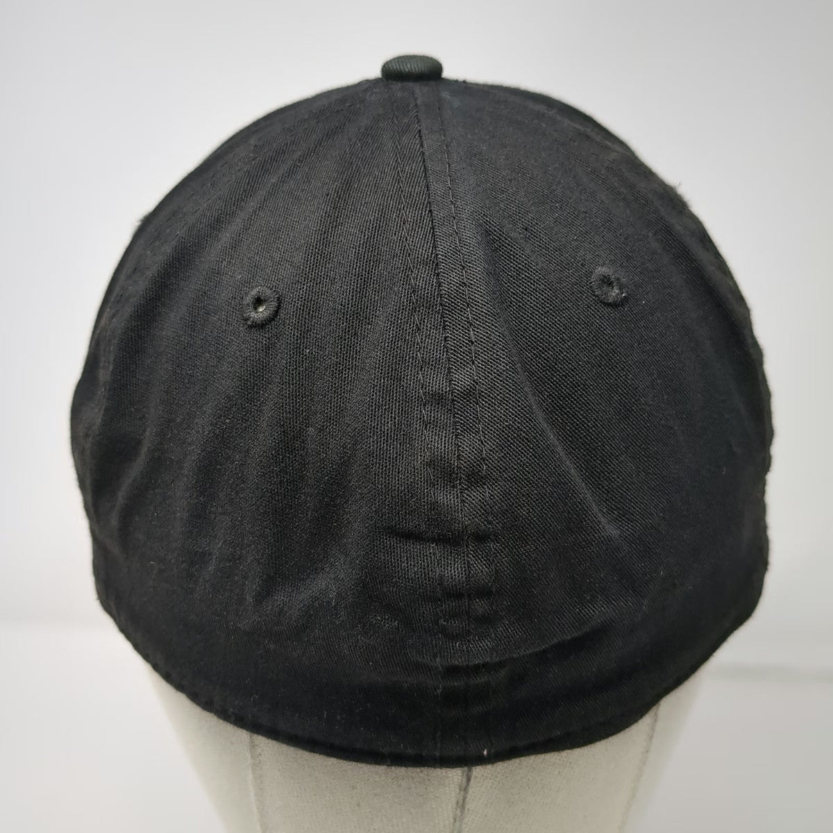 Oakley New Era 39THIRTY Baseball Cap Black S/M Stretch Fit Silver Logo Hat