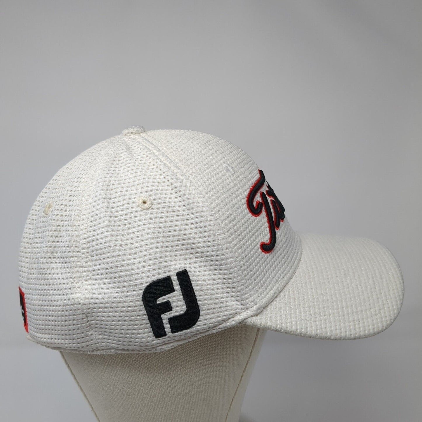Titleist FJ PRO V1 Fitted Hat White M/L Embroidered 6 Panel New Era Polyester