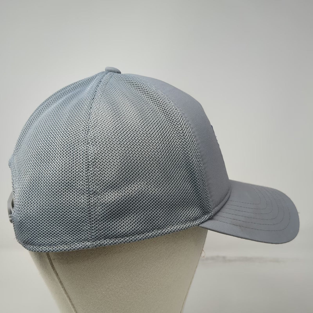 Under Armour Trucker Hat Gray One Size Mesh American Flag Freedom Snapback