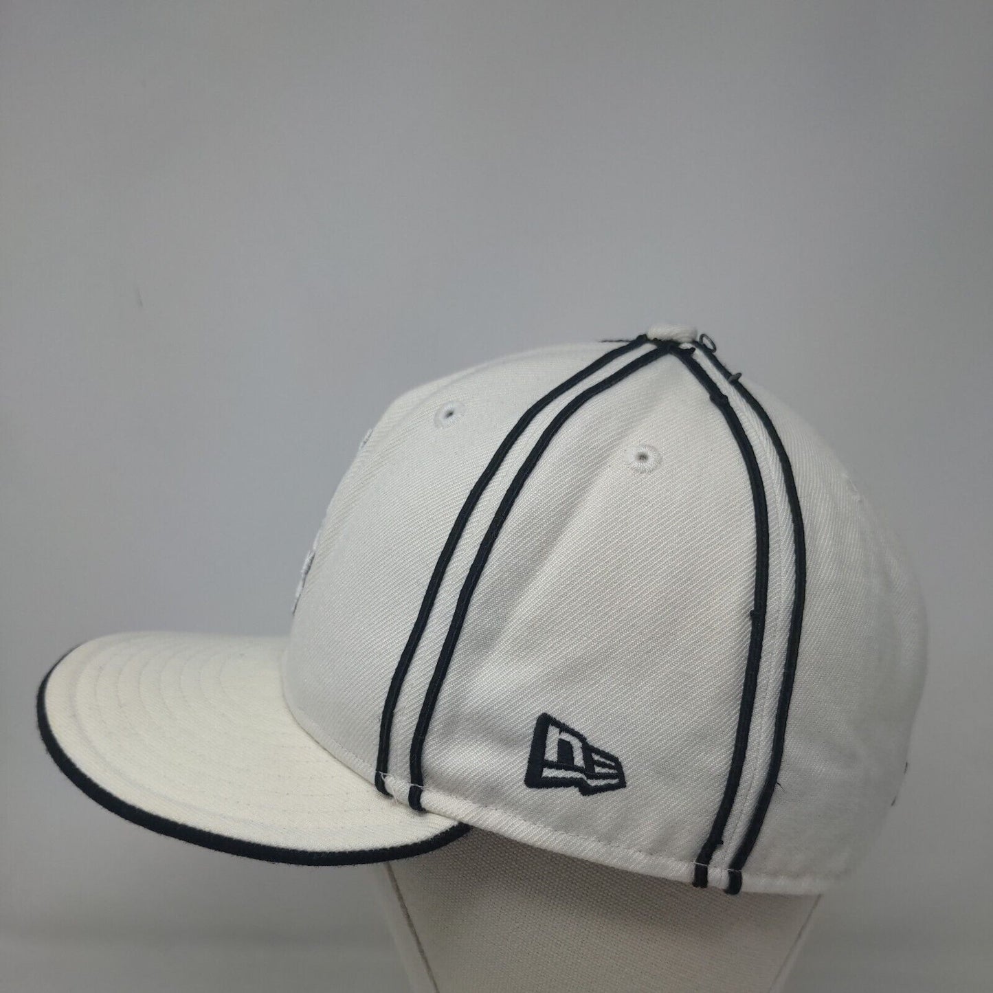 New Era Men's Fitted Hat White 7 3/8 Embroidered Chicago White Sox 59Fifty Logo